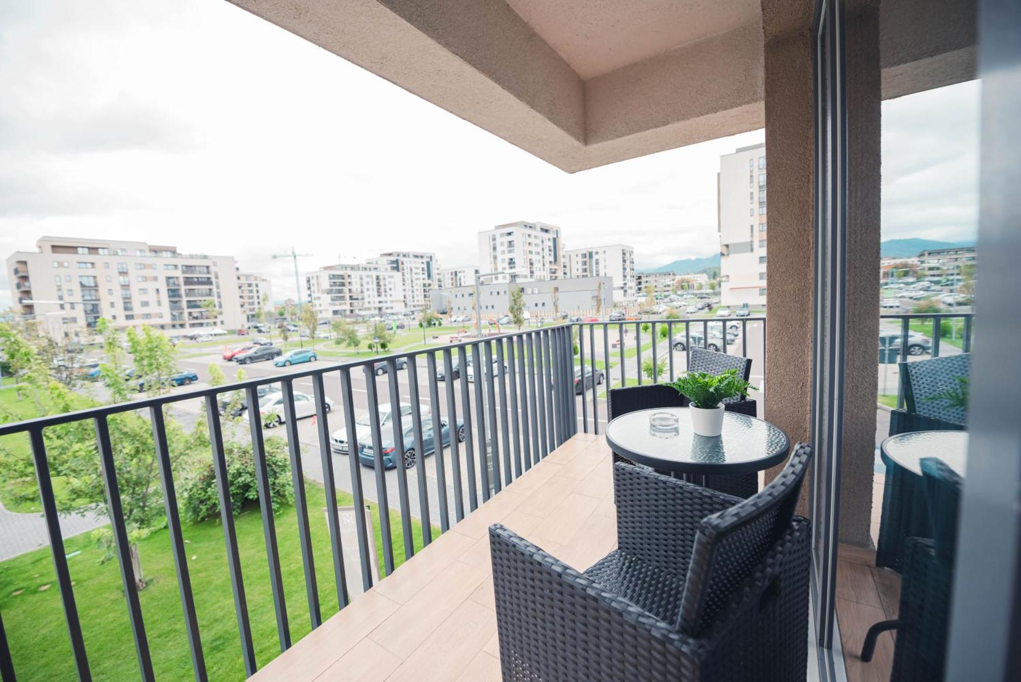 White Mood Apartment 2 Брашов Екстер'єр фото