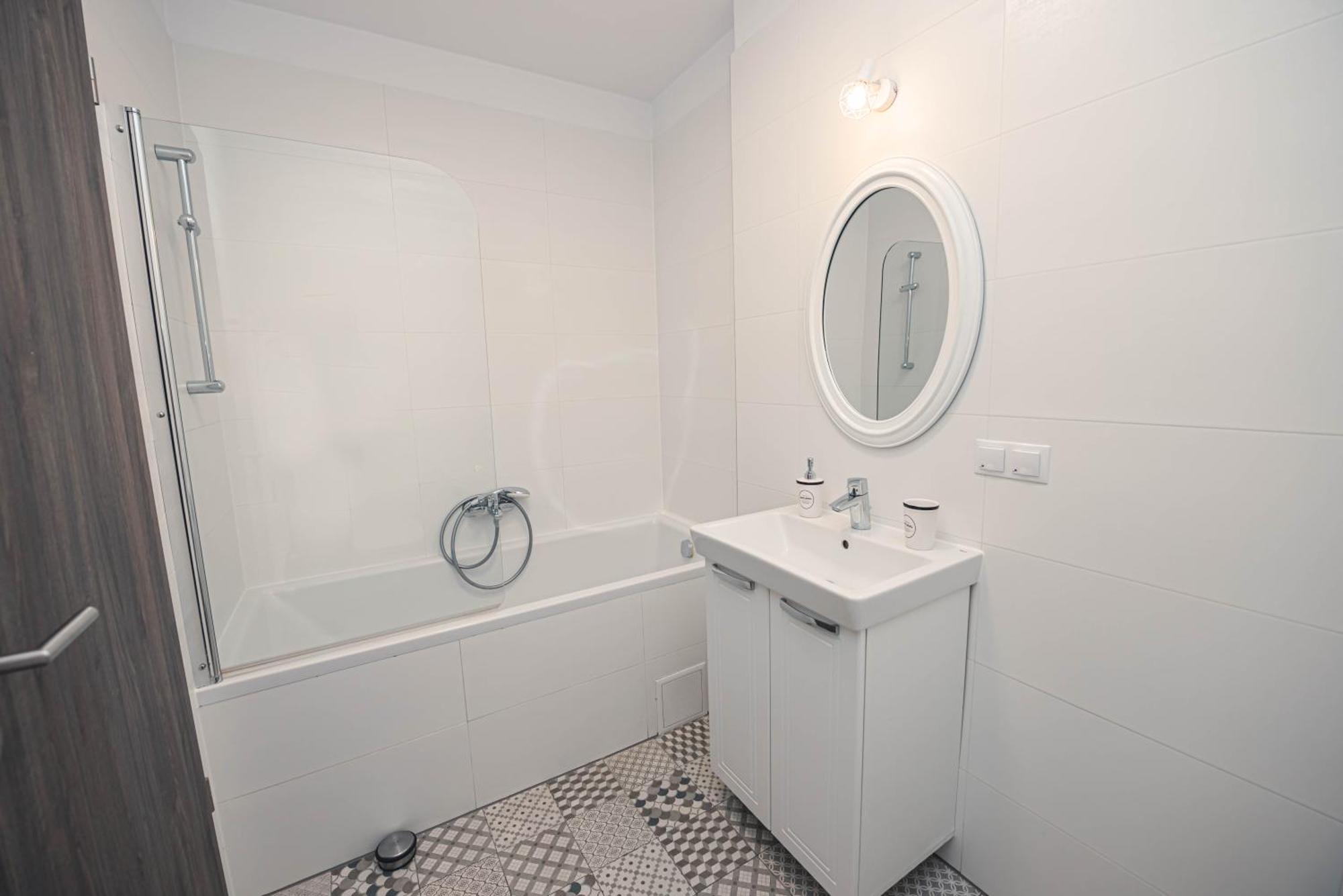 White Mood Apartment 2 Брашов Екстер'єр фото